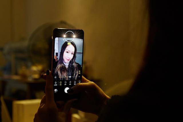 兄弟姐妹四十 相关产品