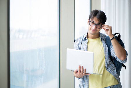 囧村逃亡2 相关产品