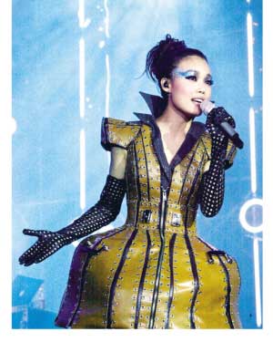 侥幸逃生的司机 产品图片